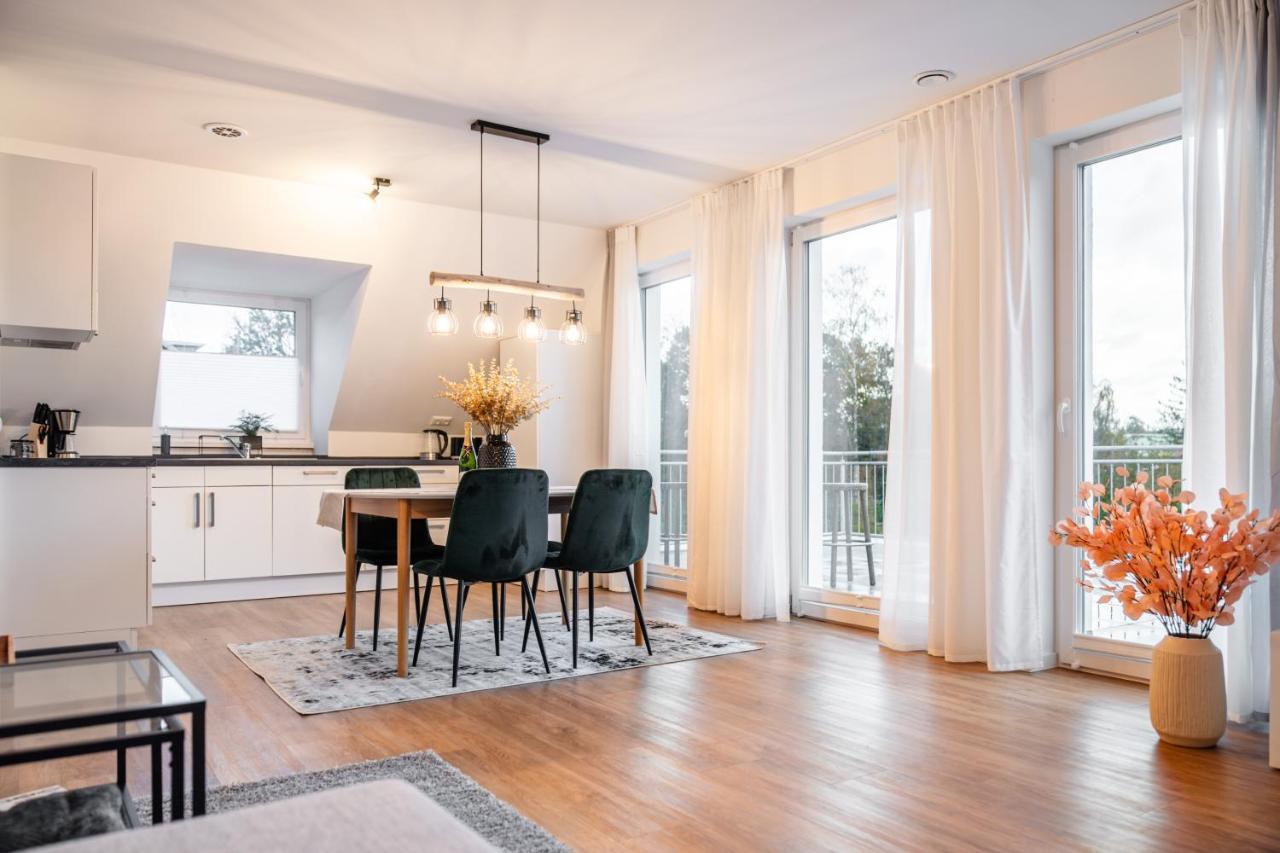 Penthouse Am Marschweg Apartment Олденбург Екстериор снимка